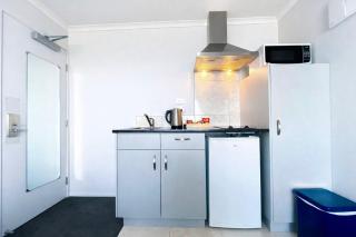 BKs Premier Motel Esplanade - 3