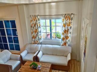 Rustic Retreat Solo room - 9