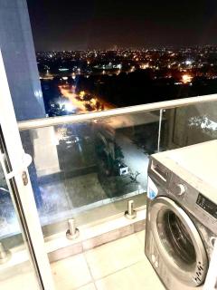 1 BR Suite Near Airport-5 Mins Drive - 8