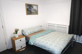 Elegant Private Room in a Modern House with Fast WiFi - 2