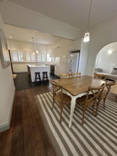 Clemandtines Vintage Beach Estate House Studio and Cottage - 3