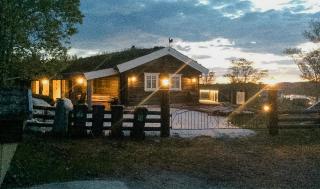 Cozy Log Cabin In Karvag - 9