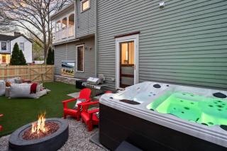 Bourbon Trail Duplex~ HOT TUB~ Walk to Downtown - 4