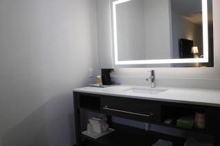 Econo Lodge Inn & Suites Southeast - 2
