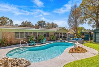 4BR Heated Pool Oasis Near Emerald Coast Beaches - 3