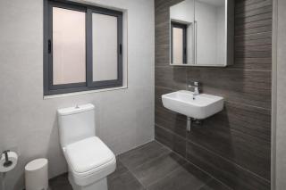 Modern Double Room in Peaceful Pembroke just Minutes away from St Julians - 1