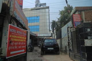 Hotel Royal Plaza - 4