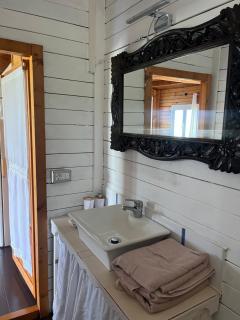 Agradable Mini Casa de madera con jardín amplio - 8