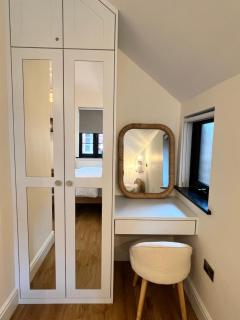 Beach Retreat, Stylish 1-Bed in Canford Cliffs - 8