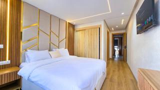 Luxury Sports City Stay - 3 Bedrooms, Central AC & Secure Underground Parking - 3