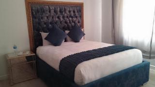 Bedford Apartments - 4