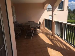 Bermuda 3 double bed Condo near town - 5