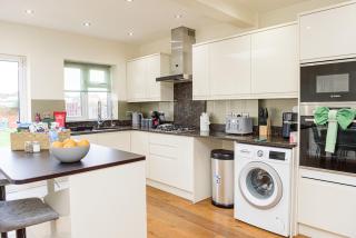 The Church - 4 Bed, 2 Bath, Station, Parking, Central - Bexleyheath - 8