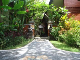 Nataliya Homestay - Ubud - 8
