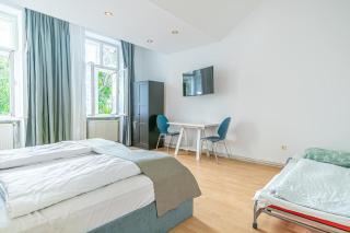 Simple 2BR Apt near Belvedere Palace - 9