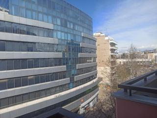 Lunix Luxury Apartment on Metro Station - 8