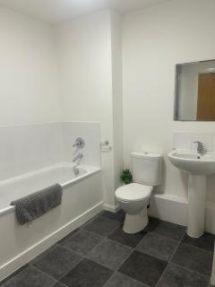 Comfortable 2-Bedroom Flat close Etihad and Coop Live - 4