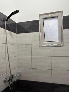 Xhonis Apartments - 6