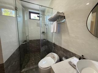 Golden Sunshine Villa - 8