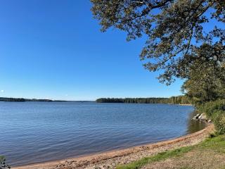 Mysigt stuga med sjöutsikt, Undenäs Tivedens nationalpark - 2