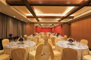 Holiday Inn & Suites Makati by IHG - 3