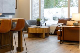Tamarak Chalet Right Side by Fernie Central Reservations Ski In-Out - 3