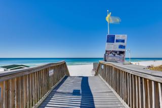 Walk to Waves: Resort-Style Miramar Beach Getaway - 9