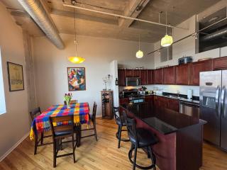 World Cup Luxury Loft -Steps to Fan Fest - Heart of KC Crossroads - 30 Night Min - 6
