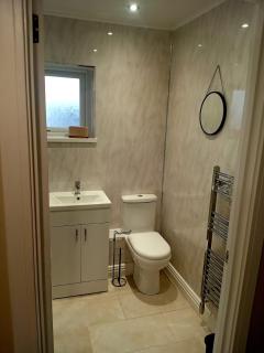 Martindale Close - 3 Bedrooms - Sleeps 5 - 5