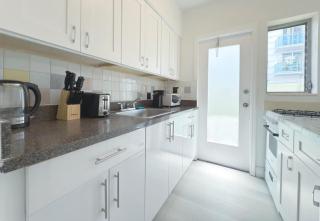 Beachside Escape with King Bed plus 2 Queens Miami - 1