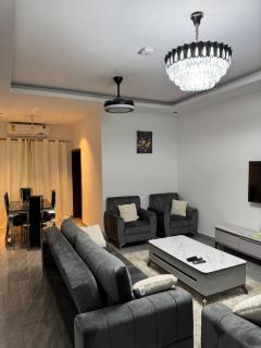 Modern 2 Bedroom Apartment-Eastlegon - 9
