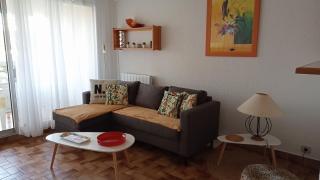 Appartement Spacieux 2 chambres, 4 personnes, Terrasse Vue Port , WIFI gratuit et Parking privé gratuit, lave linge, congélateur, situé près de la plage, commerces, marché et restaurants - 4