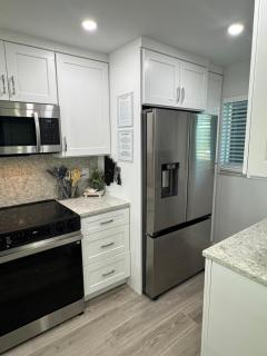 Beachfront Bliss 2026 TOTAL Rebuild 2BR 2BA Condo with Stunning Gulf and Bay Views - 7