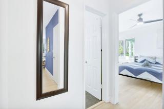 1BR Miami Beach Apt with King plus 2 Queens & Parking - 2