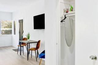 Bright 1BR Miami Beach Stay Near the Ocean - 9