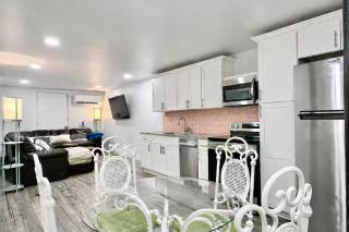 Walkable, 2 King En-Suites, Game Room, EV Charger! - 4