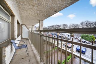 Long Stays Roath Park 2BR Apartment with Parking Central Location - 3