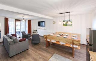 3 Bedroom Awesome Home In Gospic - 9