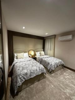 Luxury 3BR Apt Garden View Mohandessin - 9