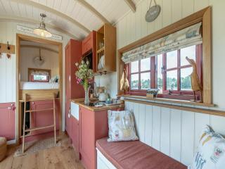 Bonnie's Shepherd Hut - Uk50228 - 9