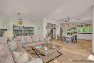Villa Molly - Elegant Beachside Home by Finest Rentals - 5