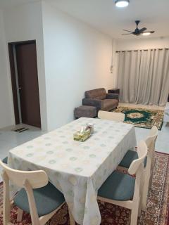 HAIZRINA HOMESTAy - 1