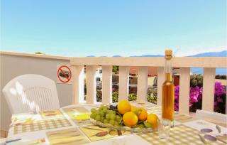 Stunning Apartment In Zivogosce - 5