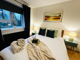 Modern 2 Bedroom Ground Floor Apartment near city centre - 1