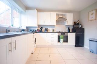 Luxe 3BR - 8 Min to Town Centre - Bradgate Park Leicester - Parking - Garden - 7