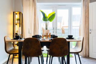 Luxe 3BR - 8 Min to Town Centre - Bradgate Park Leicester - Parking - Garden - 9