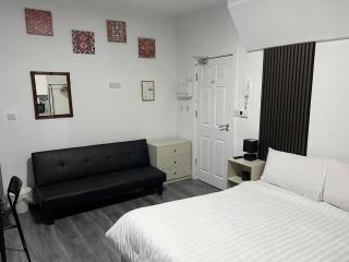 Birmingham Central Luxury Suites - 9