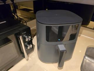 Apartment - Sleeps 6 & Near Station - 2