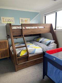 Costal Home with Bayviews, Sleeping 8, Pet Friendly, Outdoor Entertainment, Theatre Room, 3 Bedrooms - 4