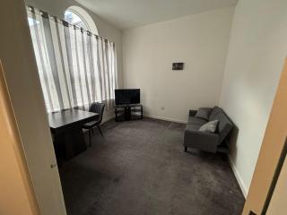 Doncaster City Centre Immaculate 1 Bedroom flat - 0